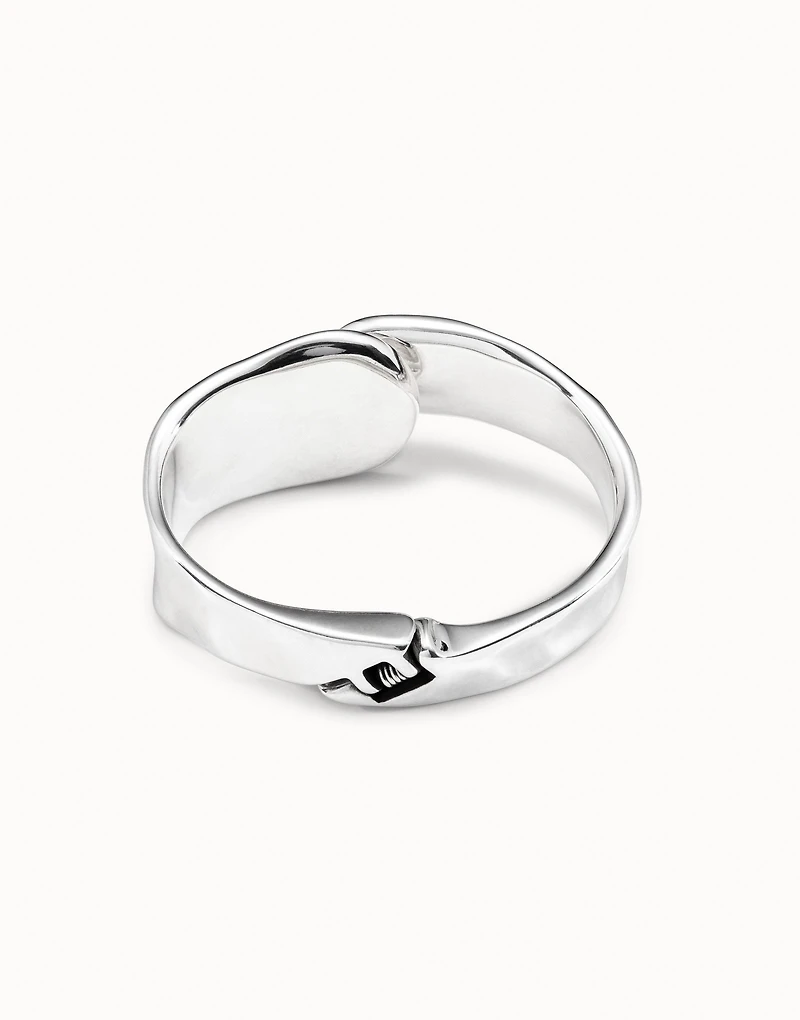 Waves shaped bangle bracelet