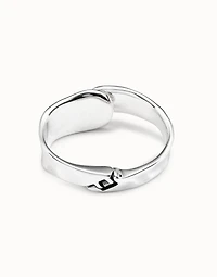 Waves shaped bangle bracelet