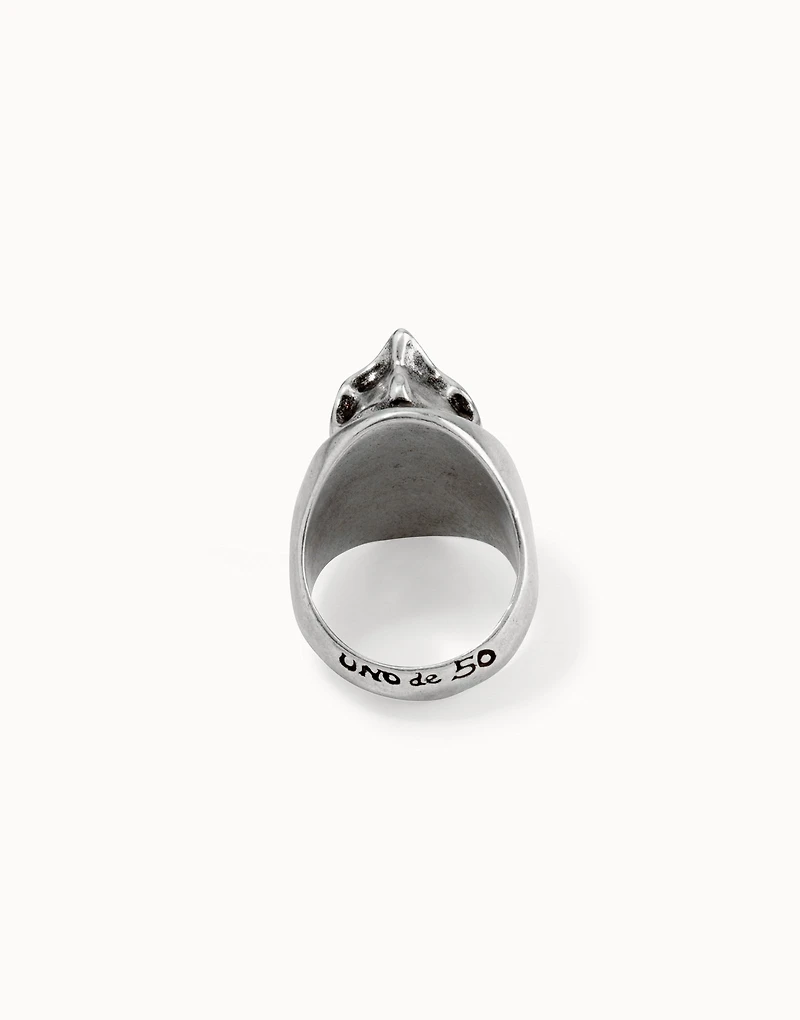 Ring with irregular shapes