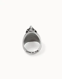 Ring with irregular shapes