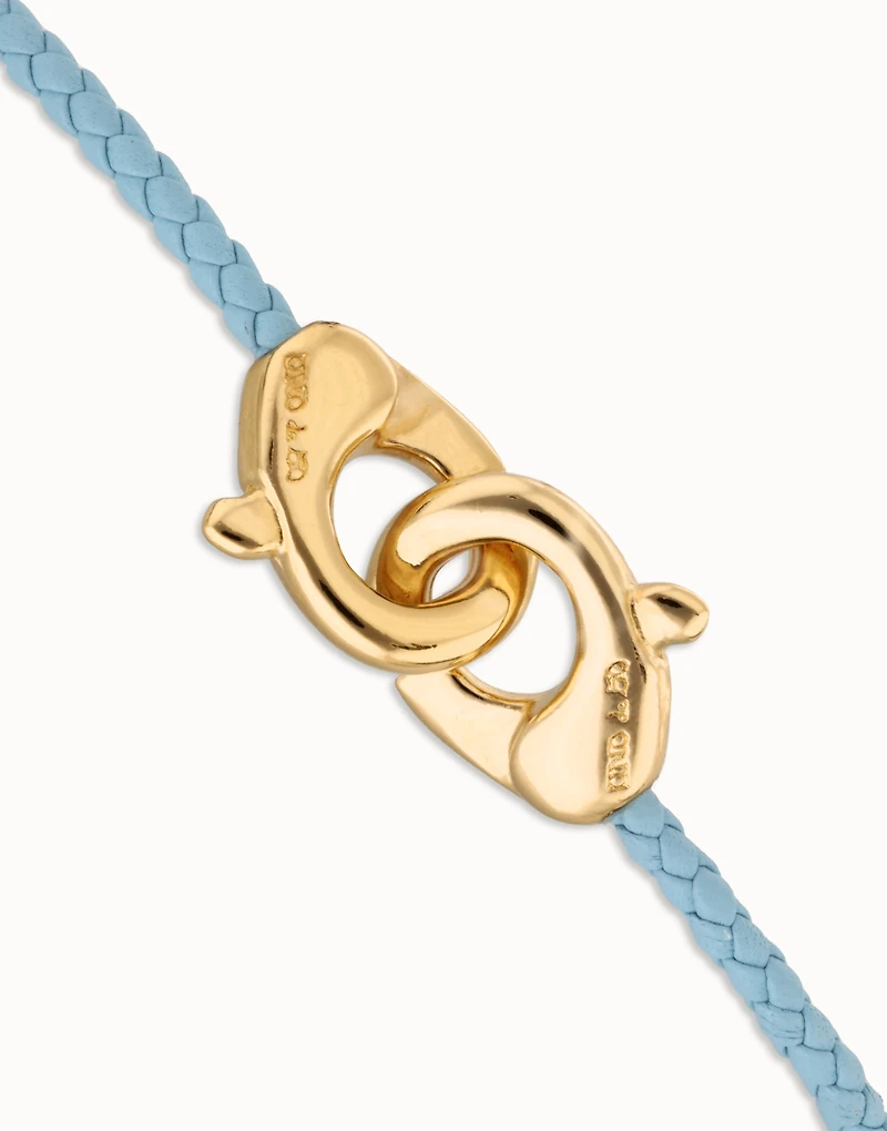 leather bracelet with interlocking carabiner