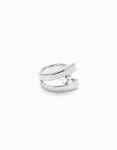 Ring with curved lines