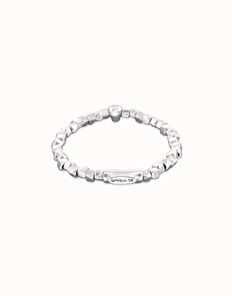 Beaded stretch bracelet with a skull