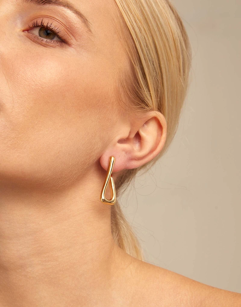 Link shaped hoop earrings