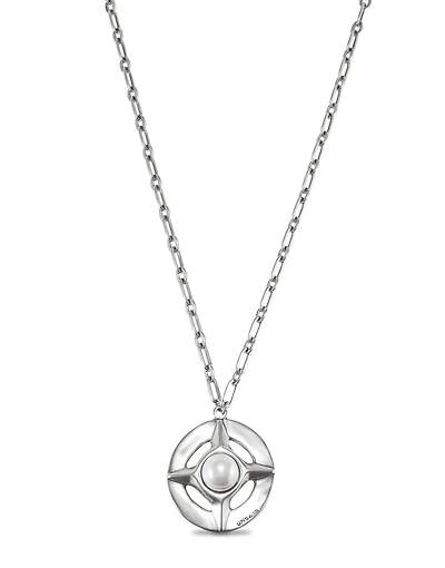 Long pendant necklace with pearl