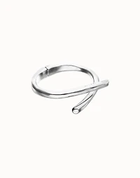 Bangle bracelet with intertwined organic shapes
