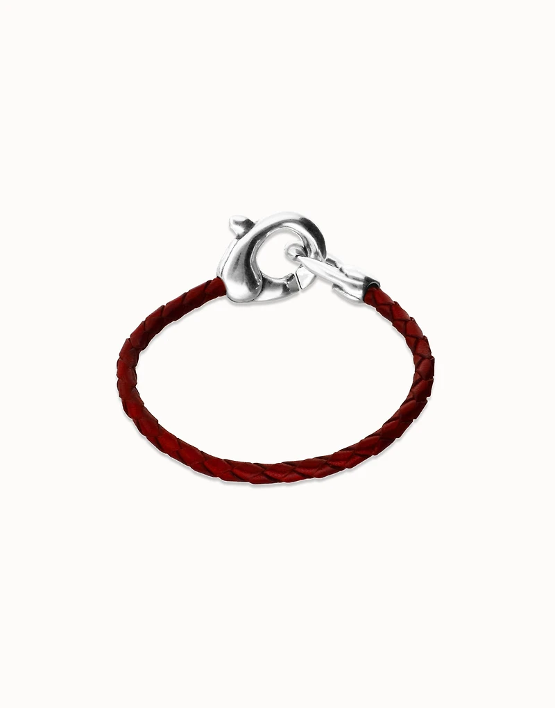 leather bracelet with interlocking carabiner