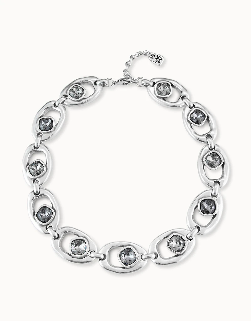 Short oval link chain necklace with crystal