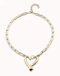 Short link chain pendant necklace with a heart