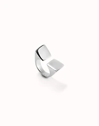 Geometric ring with large square shape