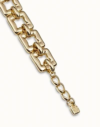 Short chain bracelet with square-shaped links