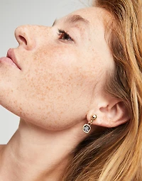 Drop earrings with black crystal