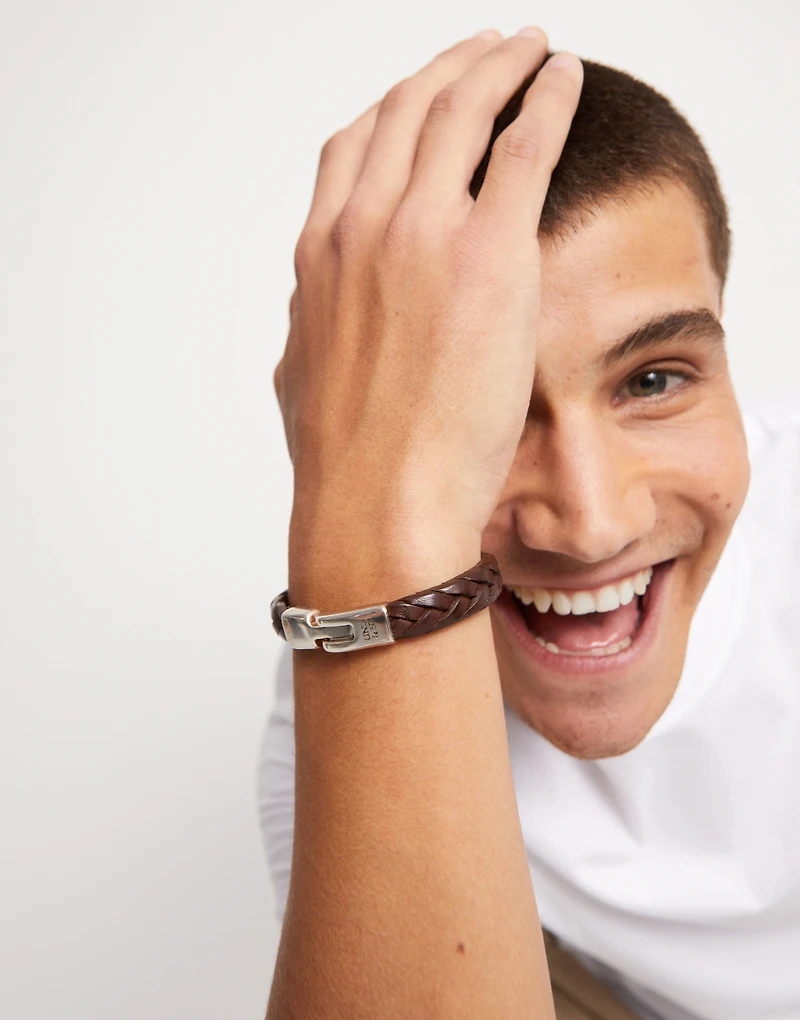 Braided bracelet with clasp