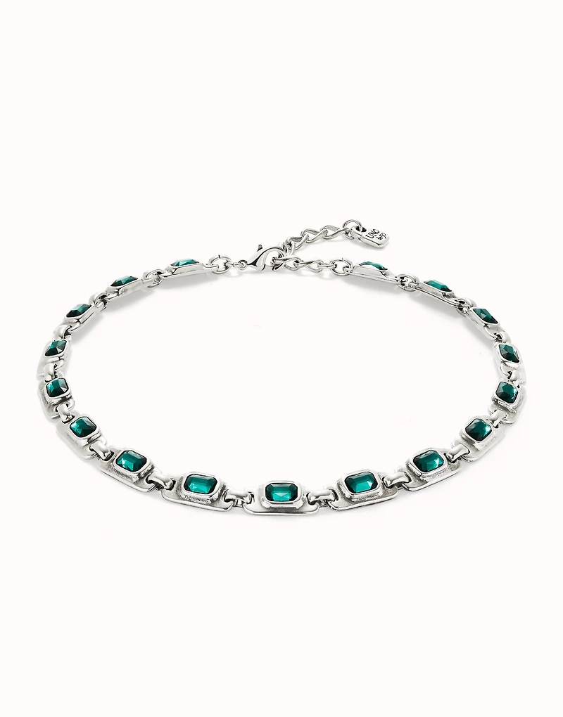 Short necklace with green crystals