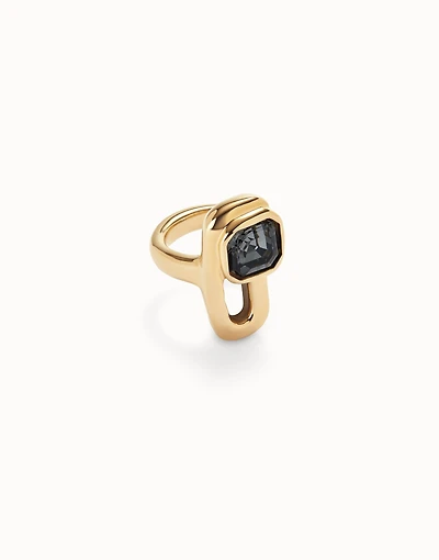 Ring with black crystal
