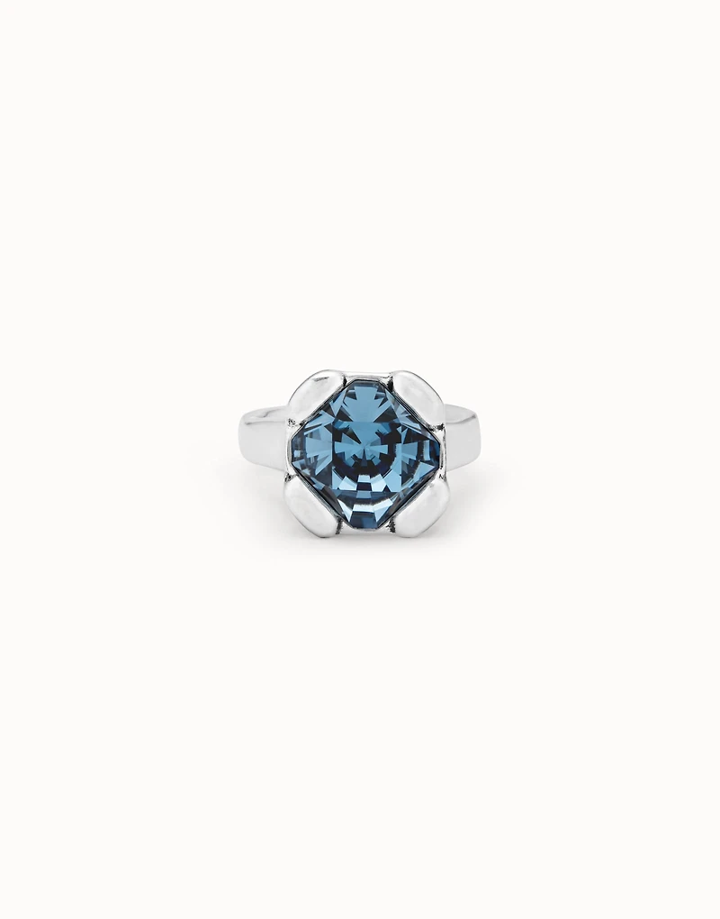 Ring with blue crystal