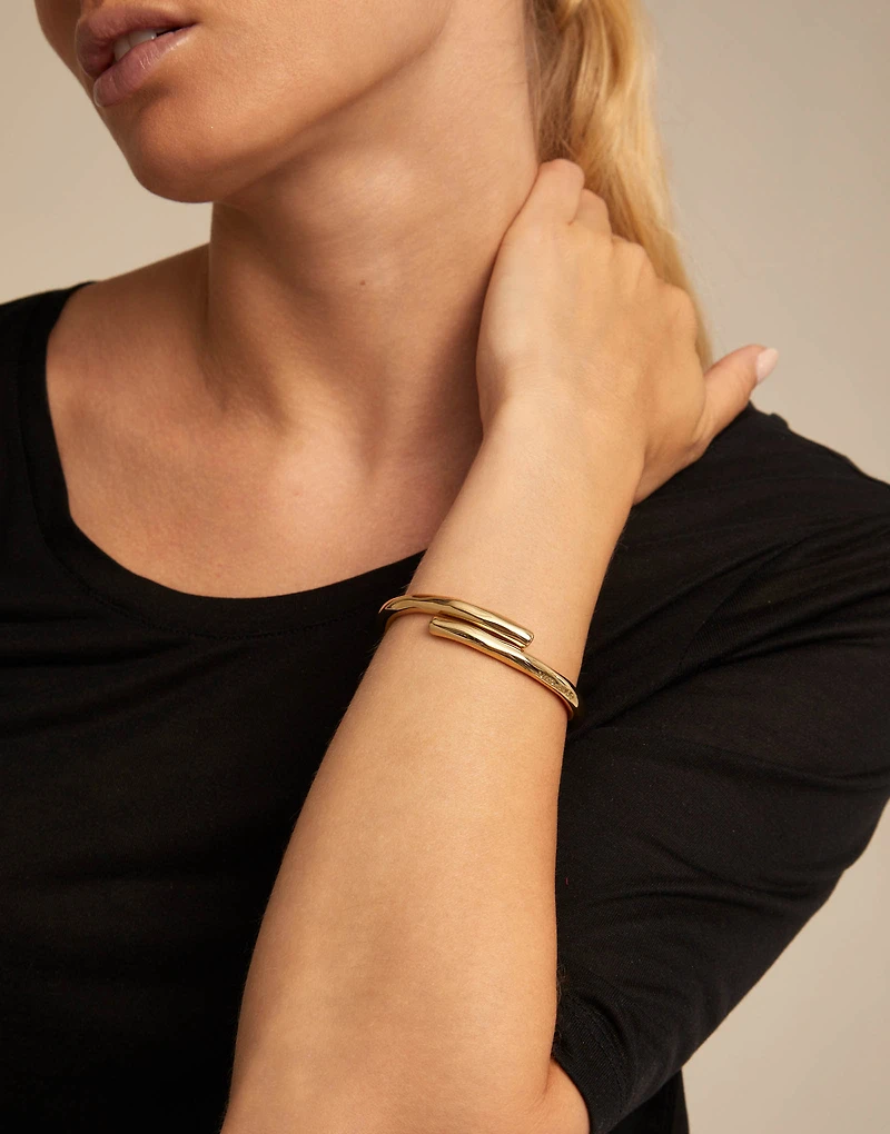 Tubular shaped bangle bracelet