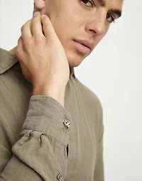 Cufflinks with faceted skull-shaped crystals