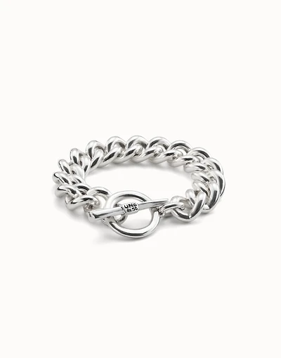 Curb link chain bracelet