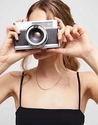 Flat chain charm necklace