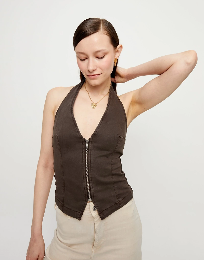 Short necklace with wing detail