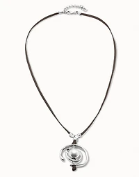 Necklace with leather and pearl