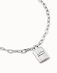 Short oval link chain pendant necklace with padlock