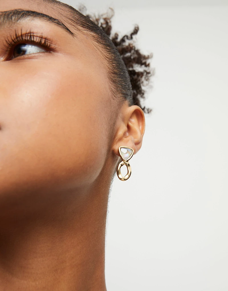 Drop earrings with green crystals