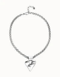 Necklace with thick chain and heart detail