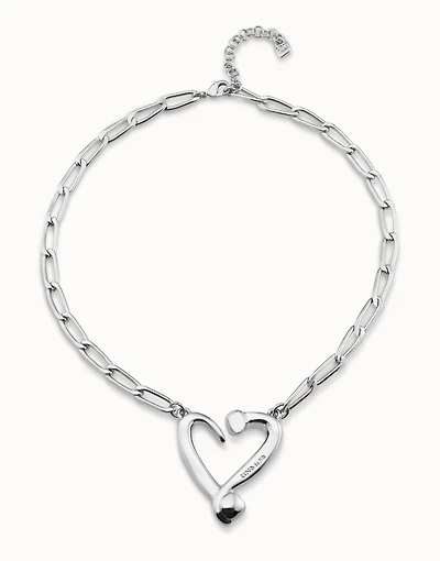 Short  link chain pendant necklace with a heart