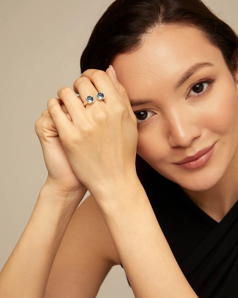 Ring with two pink crystals