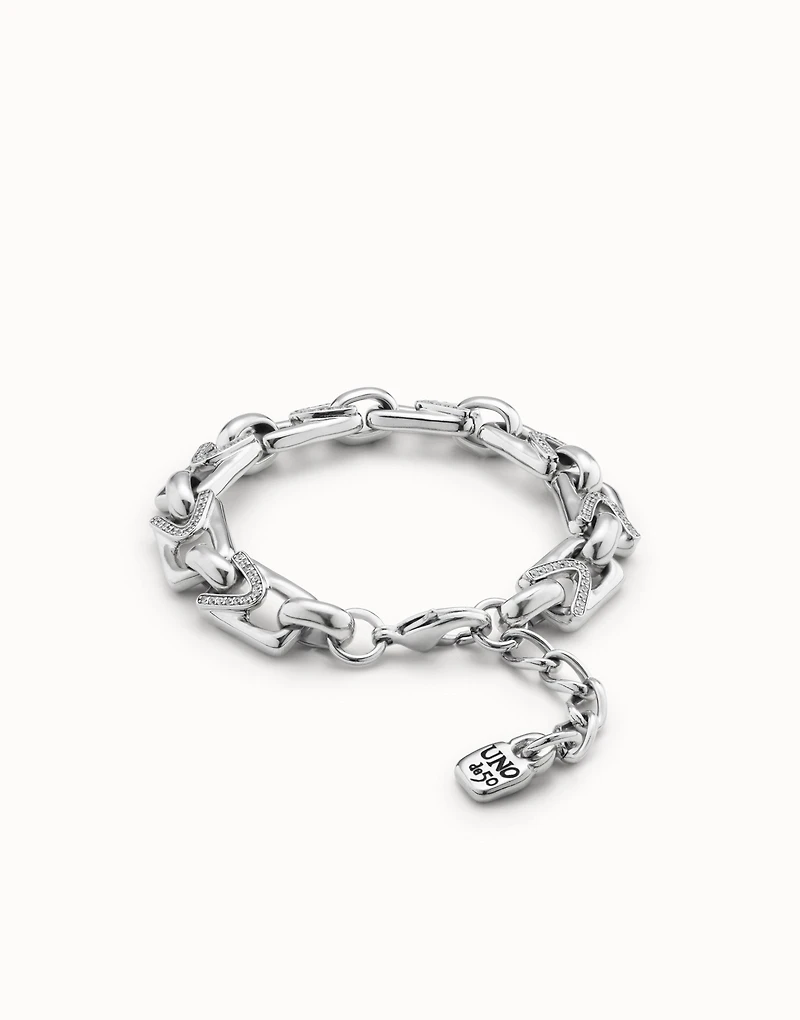Link chain bracelet with a topaz