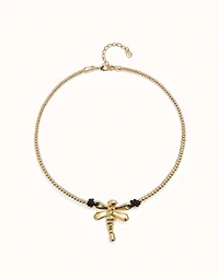 Short pendant necklace with dragonfly