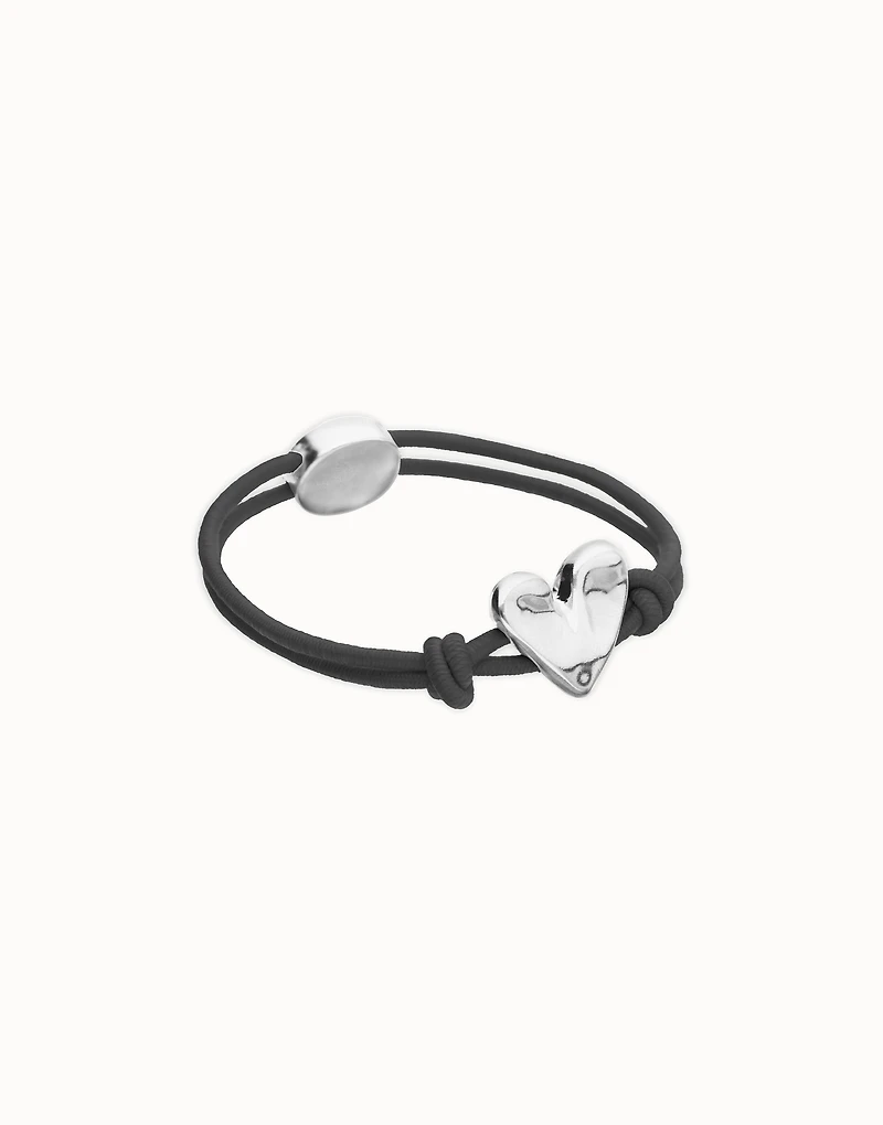 Black elastic thread bracelet with heart