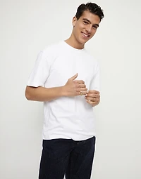 Eye-shaped signet ring with faceted green crystal