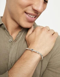 Beaded stretch bracelet with a skull