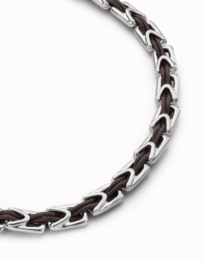 Short leather necklace with links