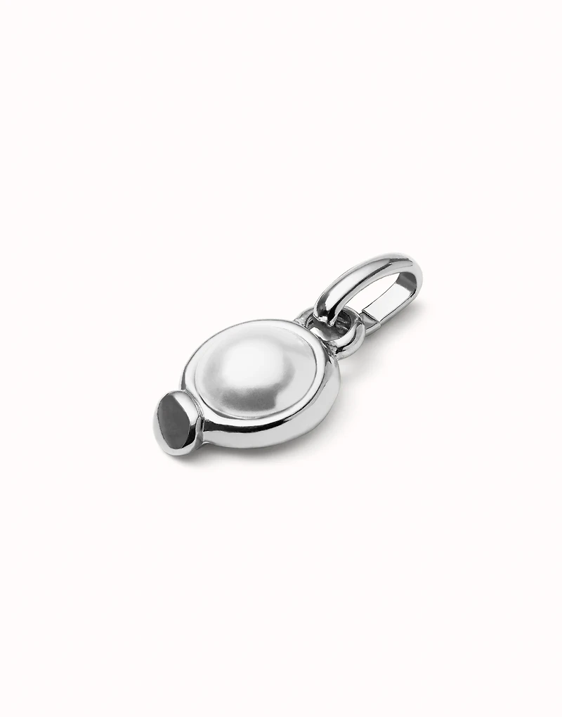 Charm with pearl