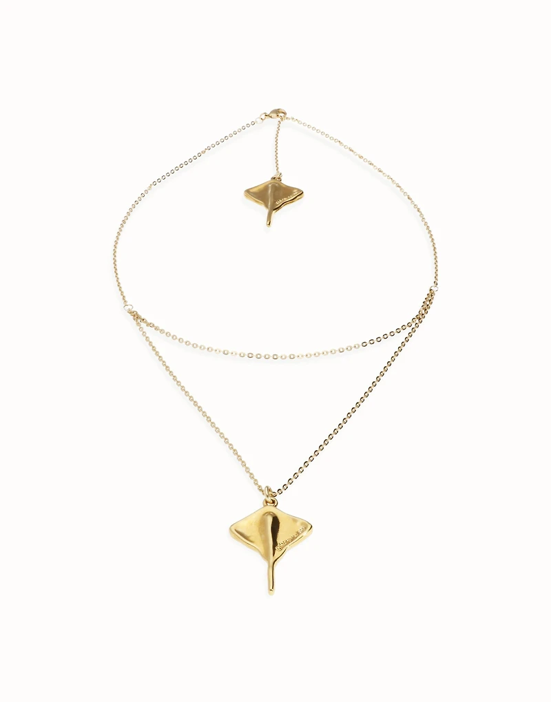 Multi strand chain necklace with manta ray