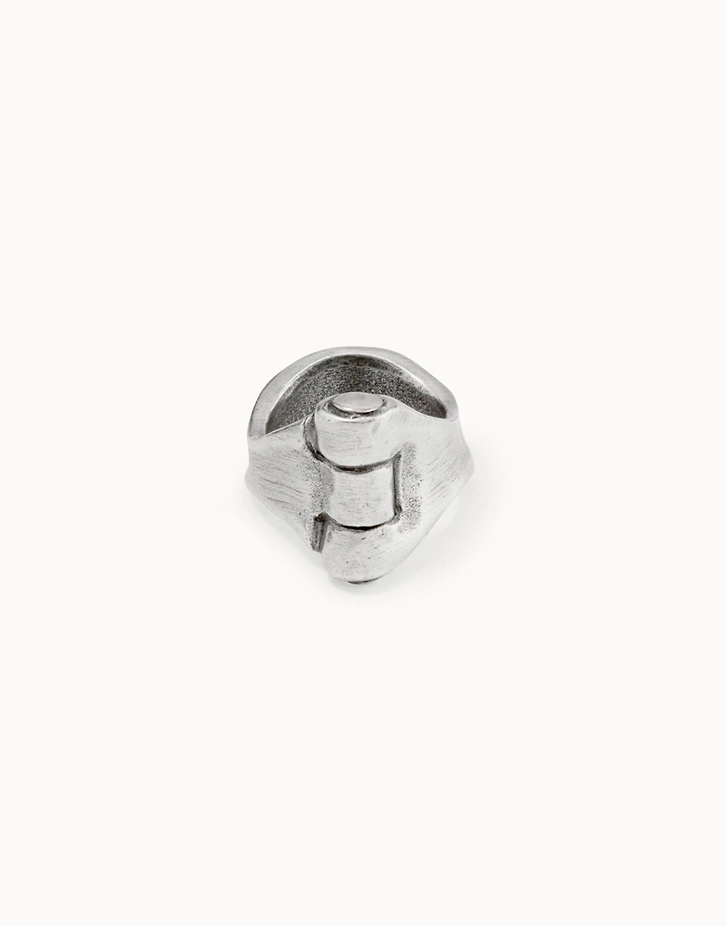 Intertwined‑design ring