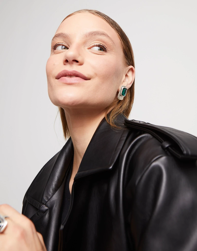 Rectangular-shaped earrings with green crystal