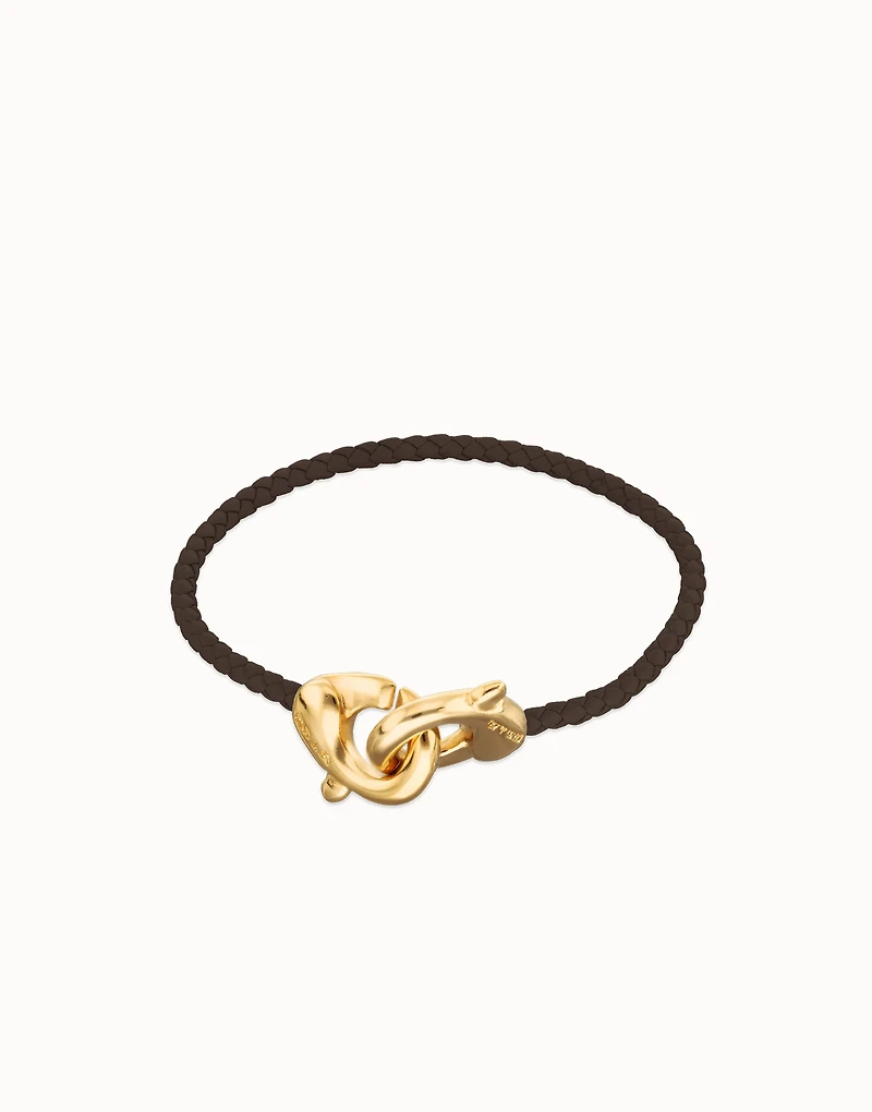 leather bracelet with interlocking carabiner