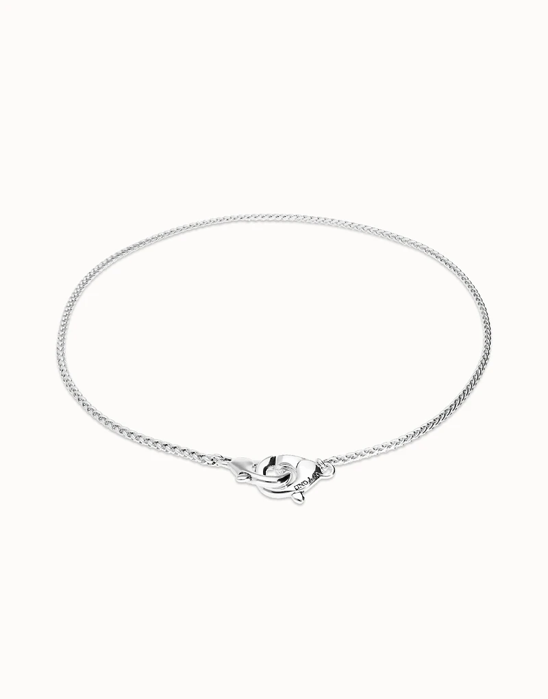 Necklace with intertwined carabiner