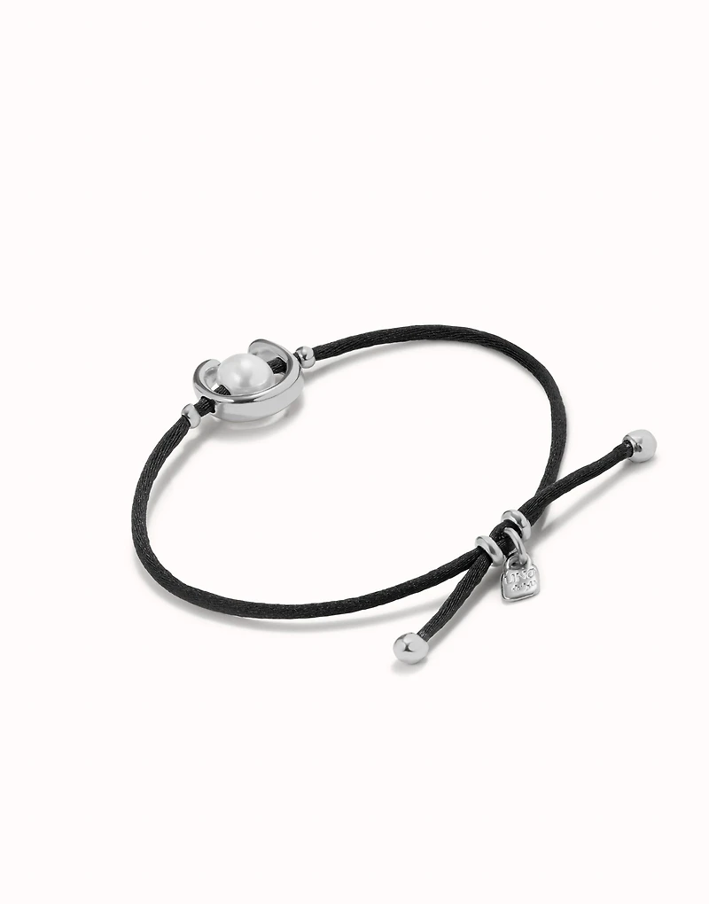 Black cord bracelet with a pearl