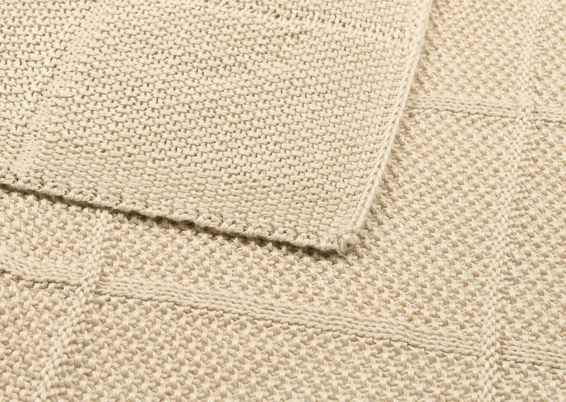 Nicholine Throw Sand