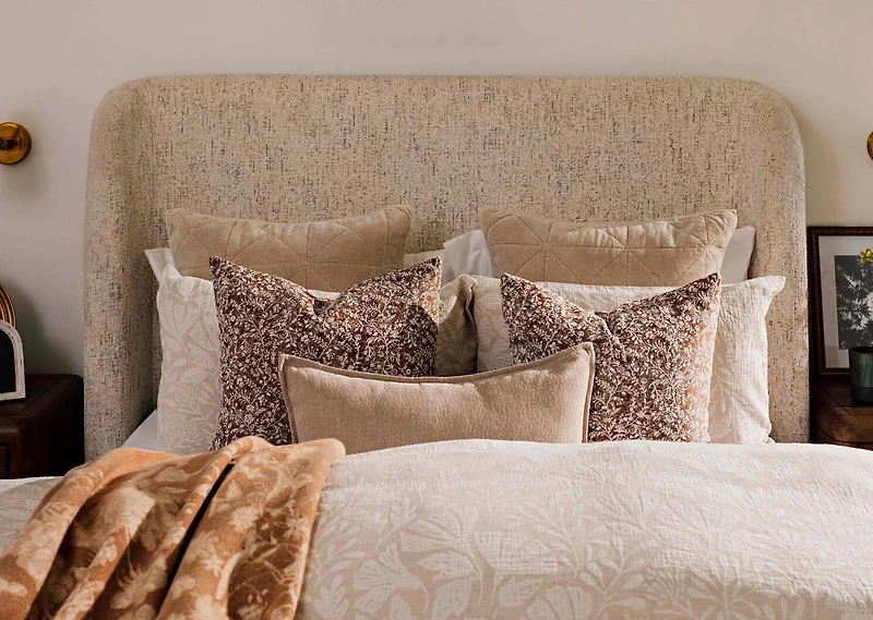 Gabi Tall Bed -Pascal Cream, QUEEN