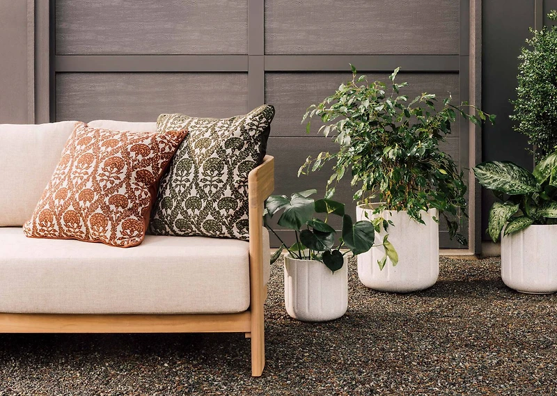 Madura Outdoor Pillow 21x21 Rust