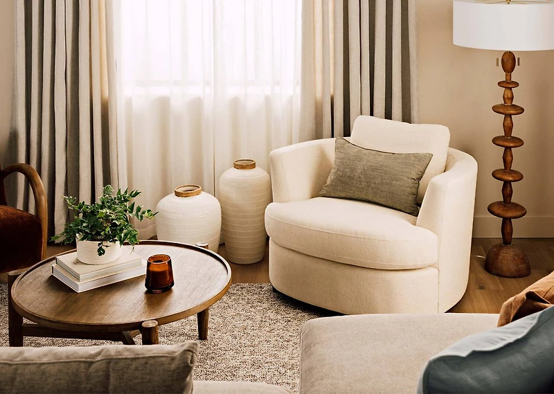Harriet Armchair -Bre Ivory