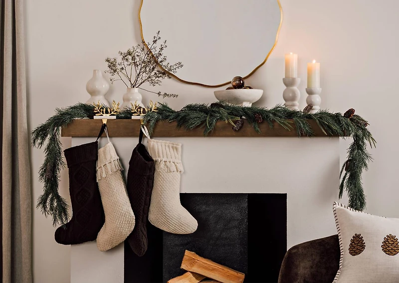 Mistletoe Stocking Holder
