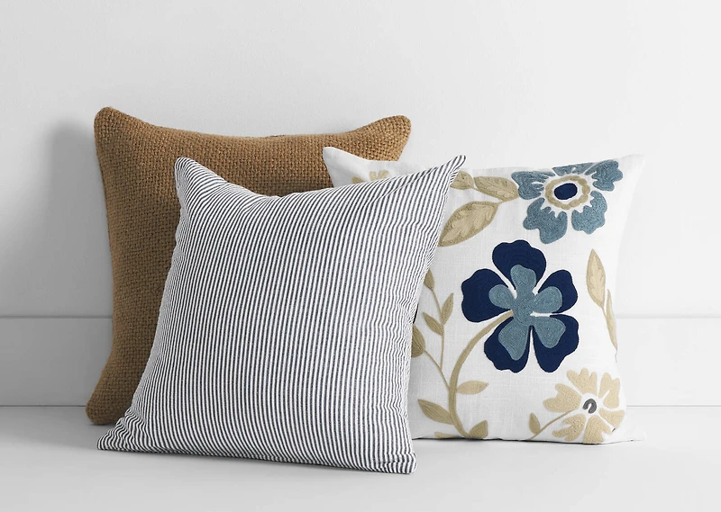 Suri Cotton Floral Pillow 20x20 Iv/Blue